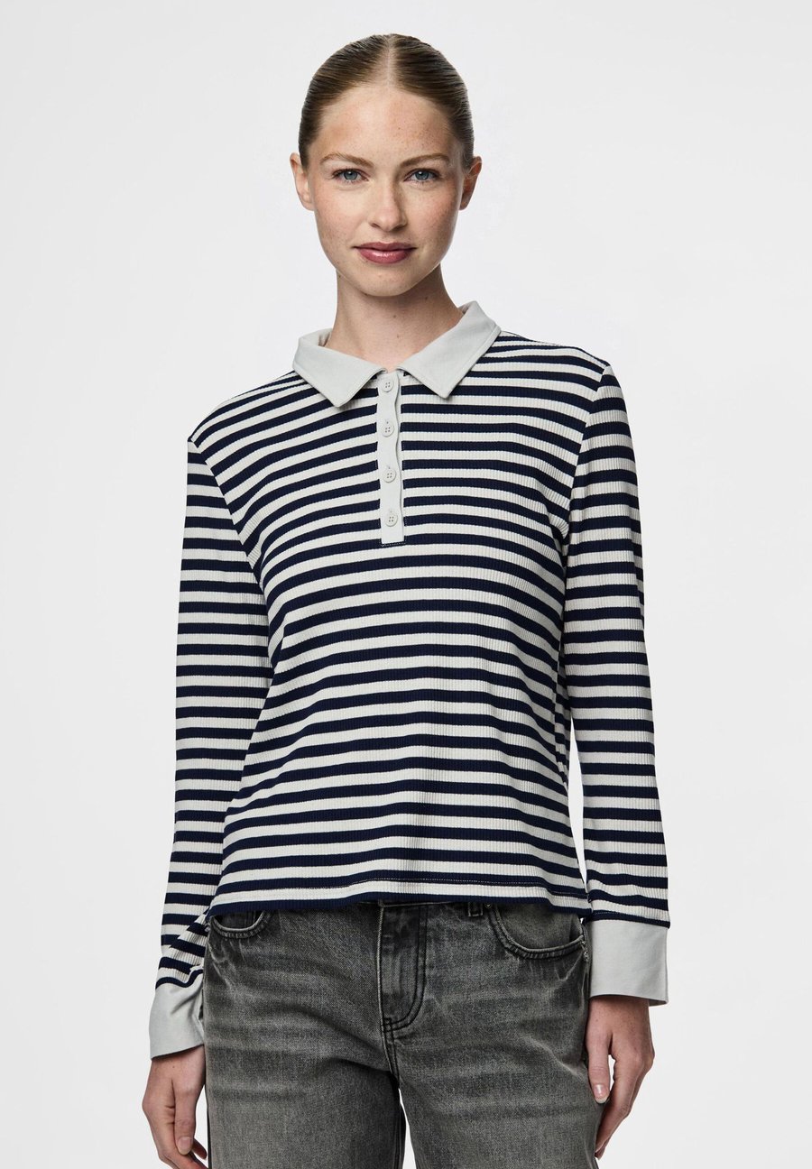 Топ Pieces PCDONNA, Maritime Blue/Silver Grey/Blue
Топ Pieces PCDONNA, Maritime Blue/Silver Grey/Blue