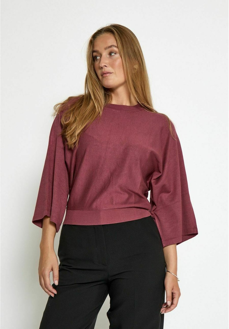 Топ Minus TESS, Roan Rouge/Red
Топ Minus TESS, Roan Rouge/Red