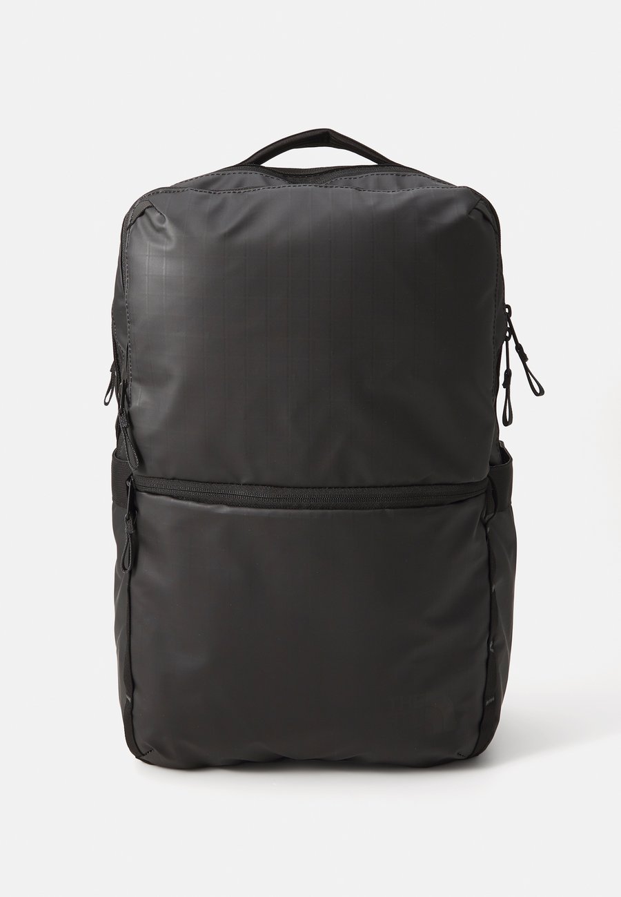 Рюкзак The North Face BASE CAMP VOYAGER DAYPACK UNISEX, Black/Asphalt Grey/Black
Рюкзак The North Face BASE CAMP VOYAGER DAYPACK UNISEX, Black/Asphalt Grey/Black