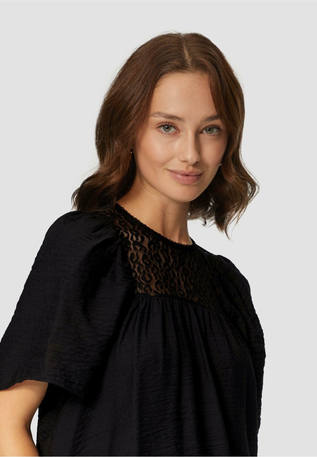 Блуза MIT LEO QS, черный
Блуза MIT LEO QS, черный