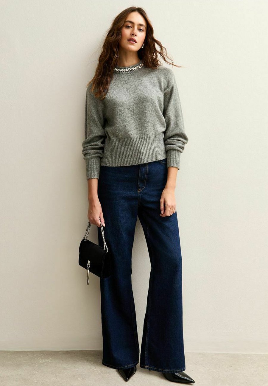 Джемпер New Look EMBELLISHED NECKLACE , Grey
Джемпер New Look EMBELLISHED NECKLACE , Grey