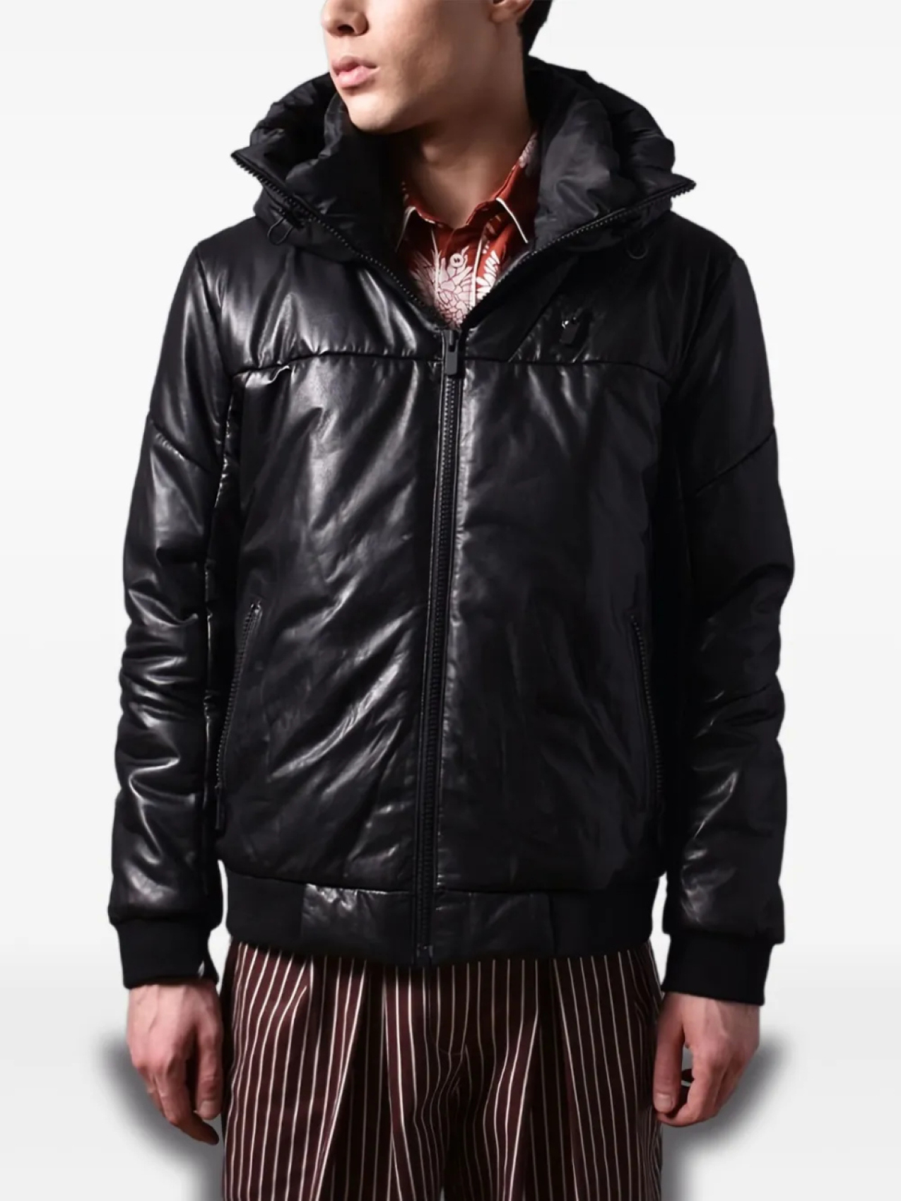 Poche Paris пуховик с капюшоном, черный
Poche Paris пуховик с капюшоном, черный