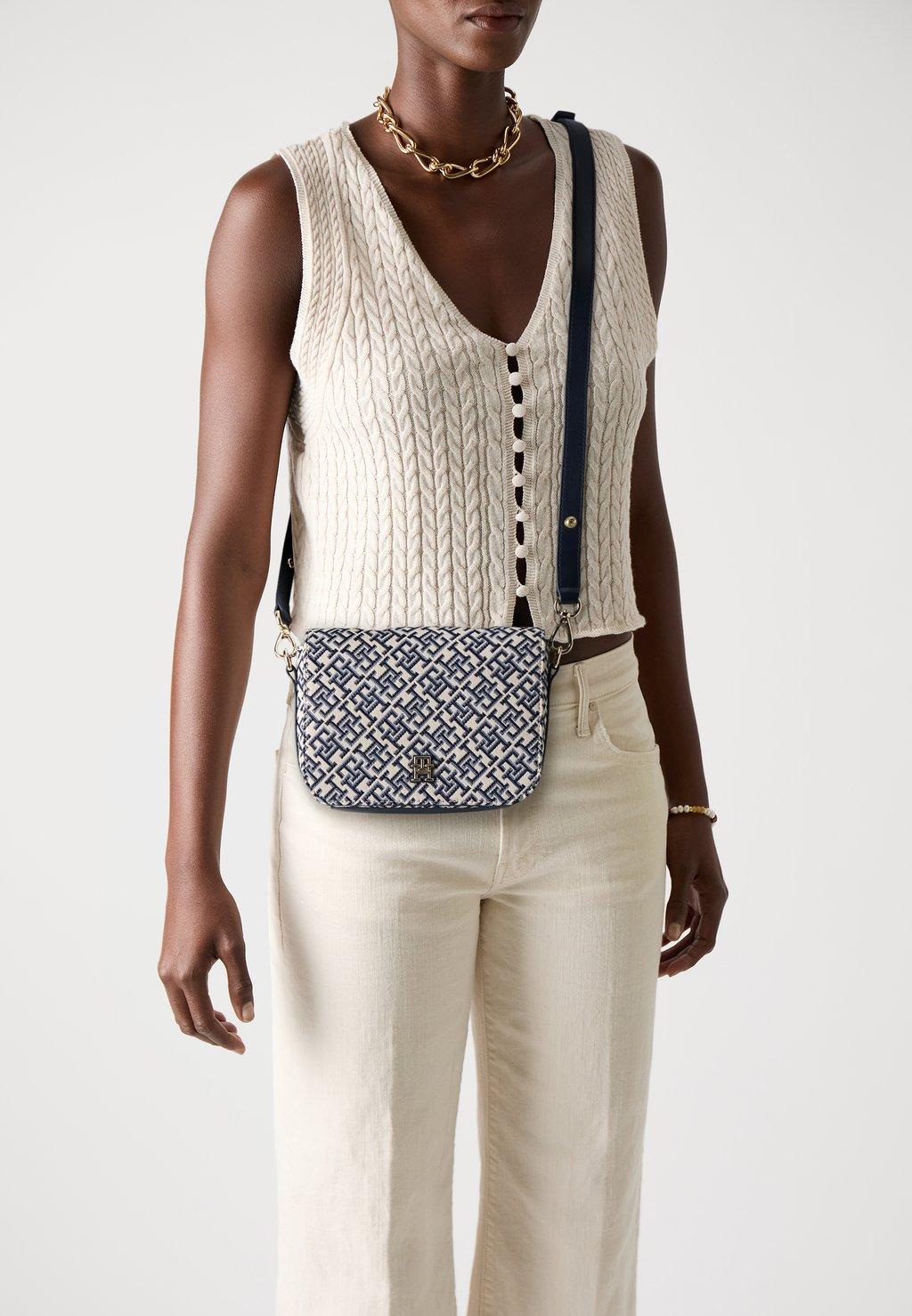 Сумка FLAP CROSSOVER Tommy Hilfiger, синий
Сумка FLAP CROSSOVER Tommy Hilfiger, синий