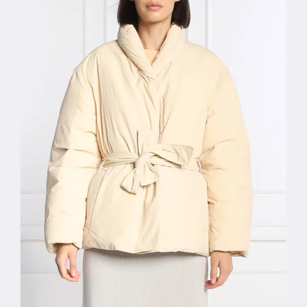 Пуховик стандартного кроя Calvin Klein, бежевый
Пуховик стандартного кроя Calvin Klein, бежевый