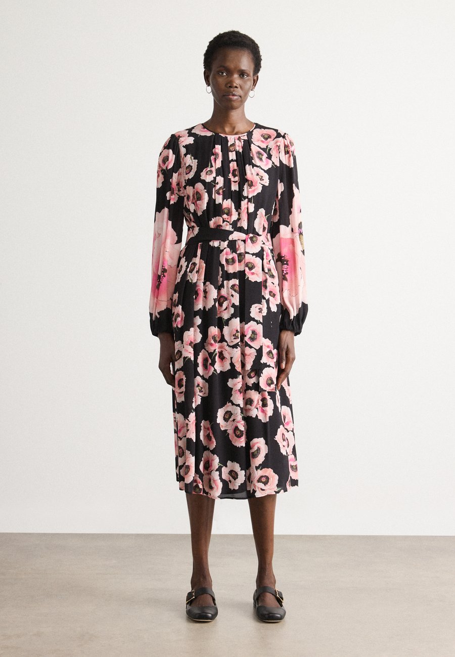 Платье Marc Cain Day dress, Black
Платье Marc Cain Day dress, Black