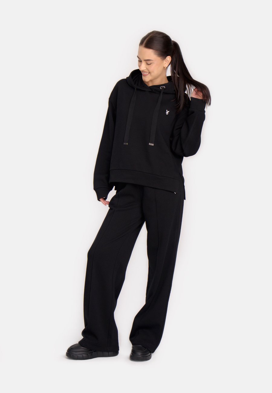 Худи Cardio Bunny Hoodie, Black
Худи Cardio Bunny Hoodie, Black