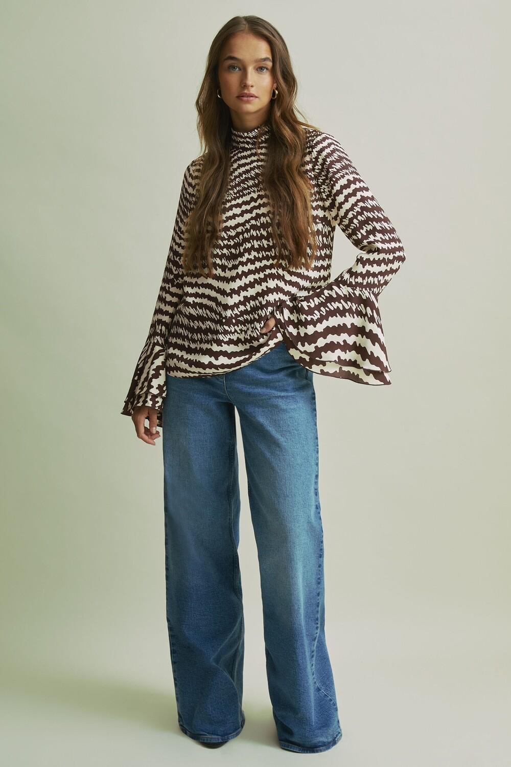 Многослойный рукав блузка Florere, коричневый
Многослойный рукав блузка Florere, коричневый