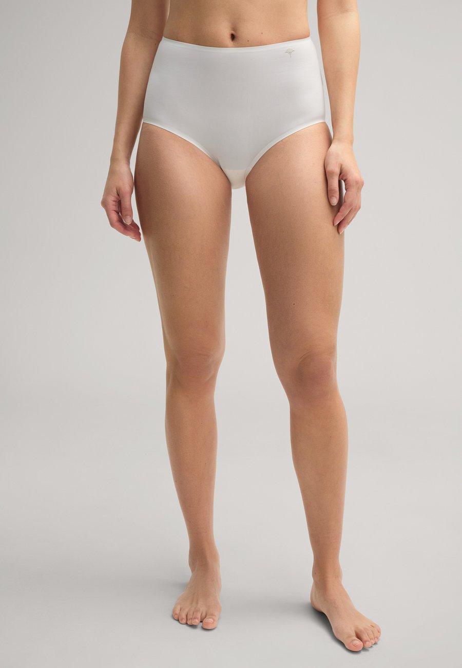 Брифы JOOP! Briefs, Offwhite/White
Брифы JOOP! Briefs, Offwhite/White