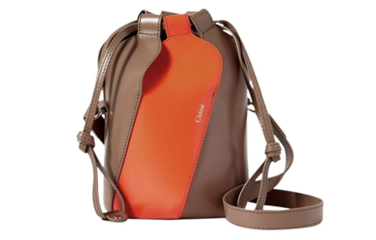 Chloé Кожаная сумка-ведро Хлоя через плечо на пояс
Chloé Кожаная сумка-ведро Хлоя через плечо на пояс