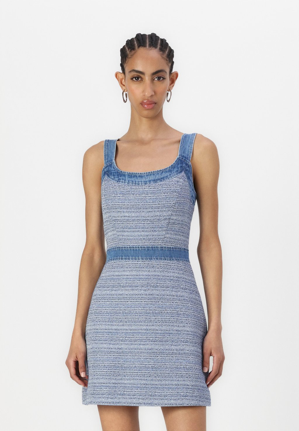 Повседневное платье ELSIE DRESS Guess, деним
Повседневное платье ELSIE DRESS Guess, деним