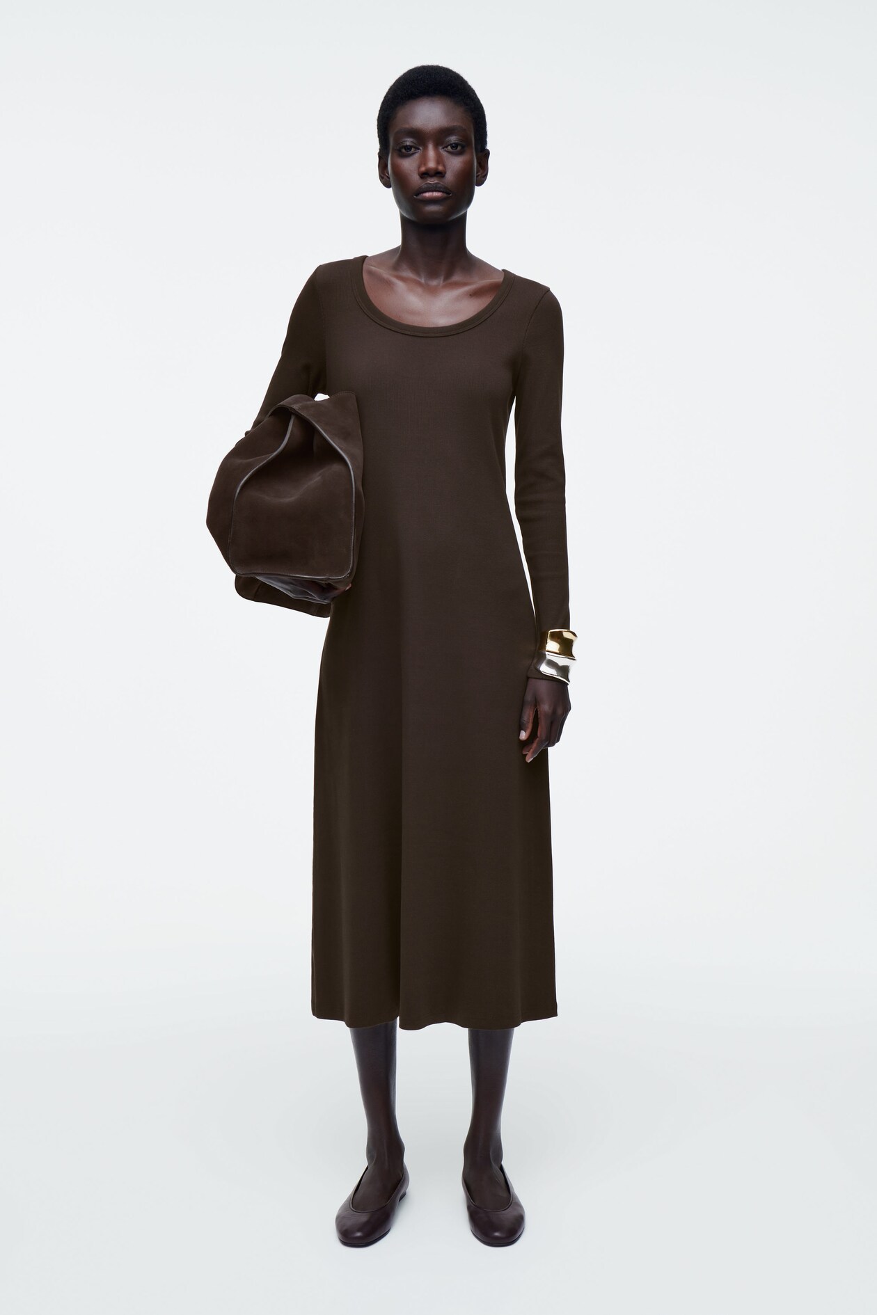 Трикотажное платье миди с приталенным вырезом COS, коричневый
Трикотажное платье миди с приталенным вырезом COS, коричневый