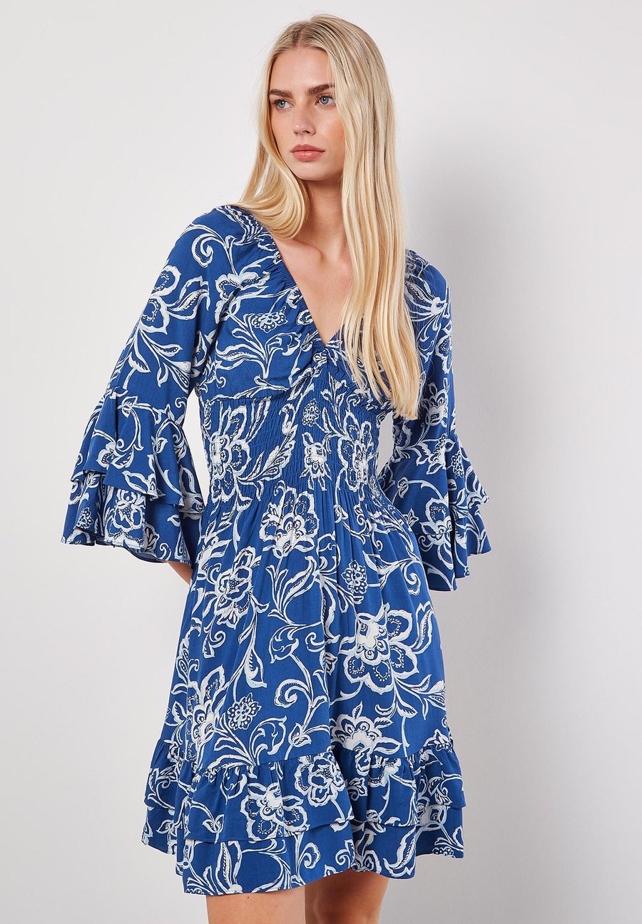 Платье Apricot SARASA FLORAL SMOCKED RUFFLE , Blue
Платье Apricot SARASA FLORAL SMOCKED RUFFLE , Blue