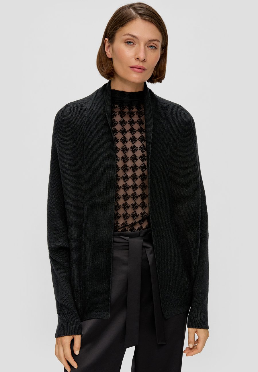 Кардиган s.Oliver BLACK LABEL MIT PAILLETTEN, Schwarz/Black
Кардиган s.Oliver BLACK LABEL MIT PAILLETTEN, Schwarz/Black