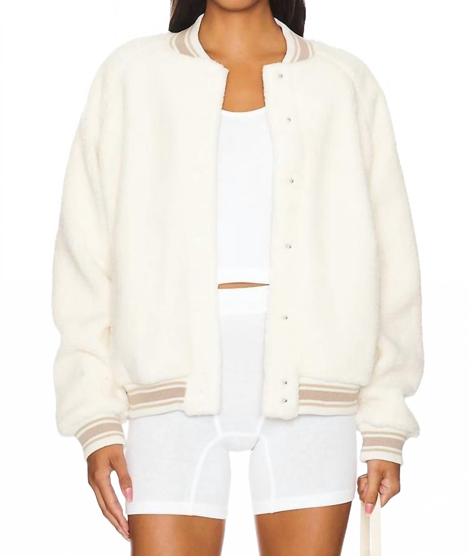 Бомбер Banks цвета слоновой кости THE UPSIDE
Бомбер Banks цвета слоновой кости THE UPSIDE