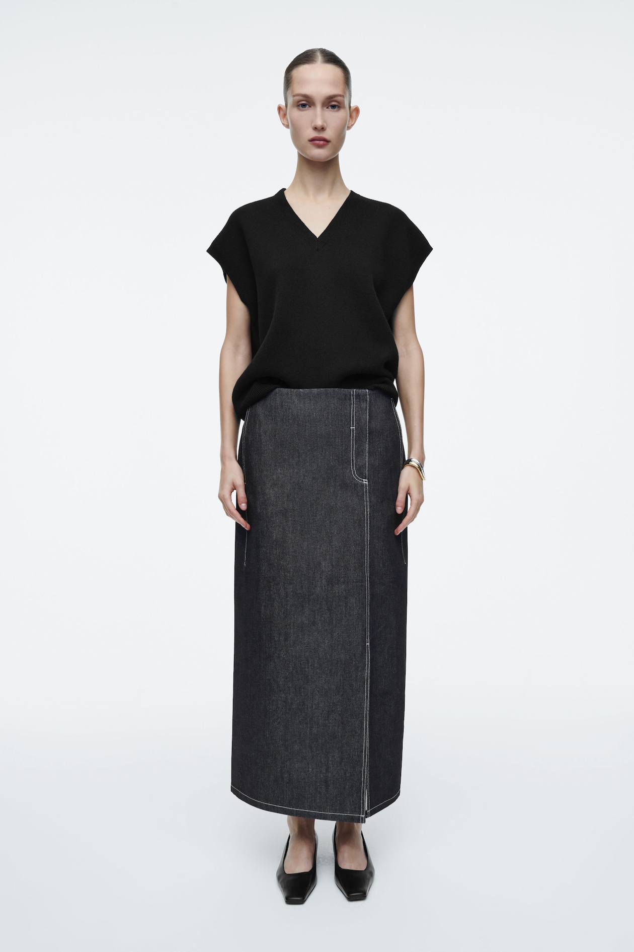 Джинсовая юбка-миди прямого кроя COS, индиго
Джинсовая юбка-миди прямого кроя COS, индиго