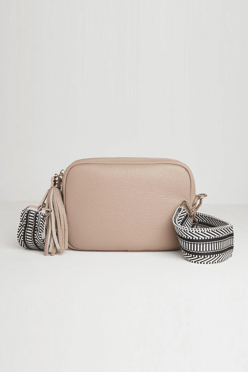 Сумка через плечо 'Verona' с кисточкой и ремешком ацтекского типа Betsy & Floss, розовый
Сумка через плечо 'Verona' с кисточкой и ремешком ацтекского типа Betsy & Floss, розовый