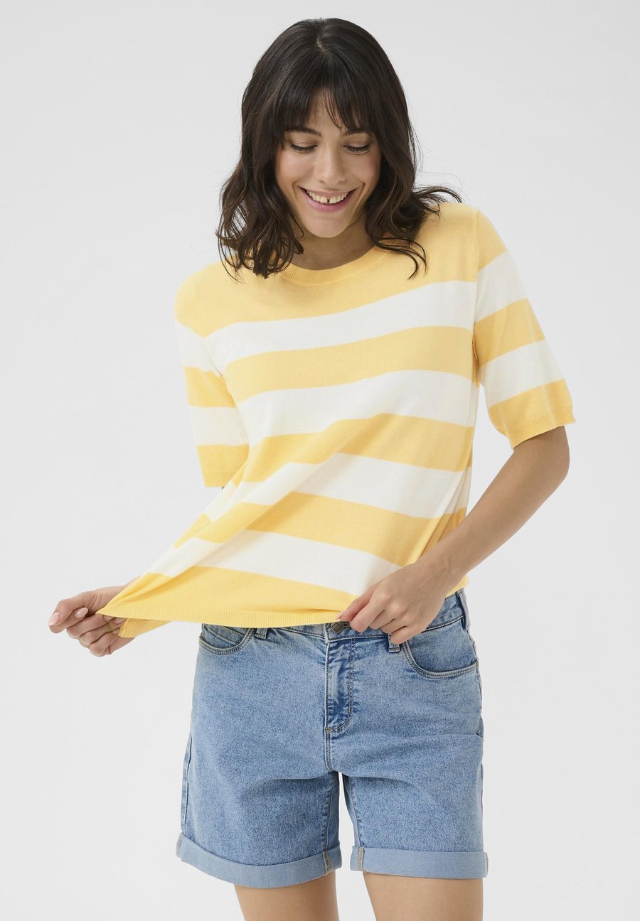 Футболка Kaffe LIZZA STRIPED, Straw Chalk Wide Stripe/Yellow, Желтый, Футболка Kaffe LIZZA STRIPED, Straw Chalk Wide Stripe/Yellow
Футболка Kaffe LIZZA STRIPED, Straw Chalk Wide Stripe/Yellow, Желтый, Футболка Kaffe LIZZA STRIPED, Straw Chalk Wide Stripe/Yellow