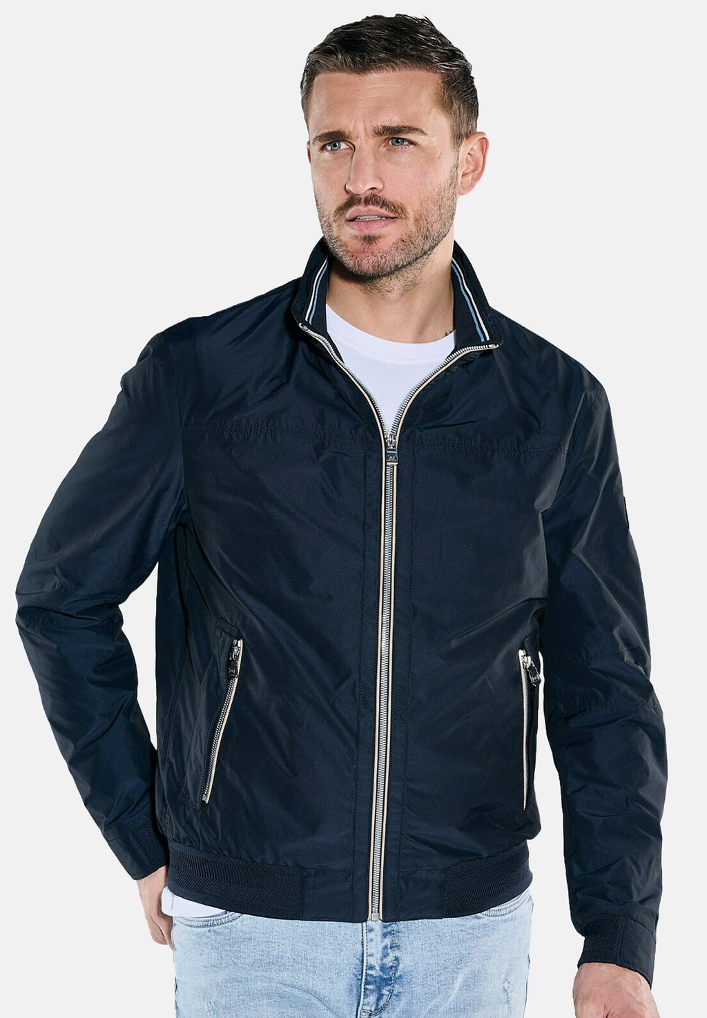 Куртка-бомбер Emilio Adani, темно-синий
Куртка-бомбер Emilio Adani, темно-синий