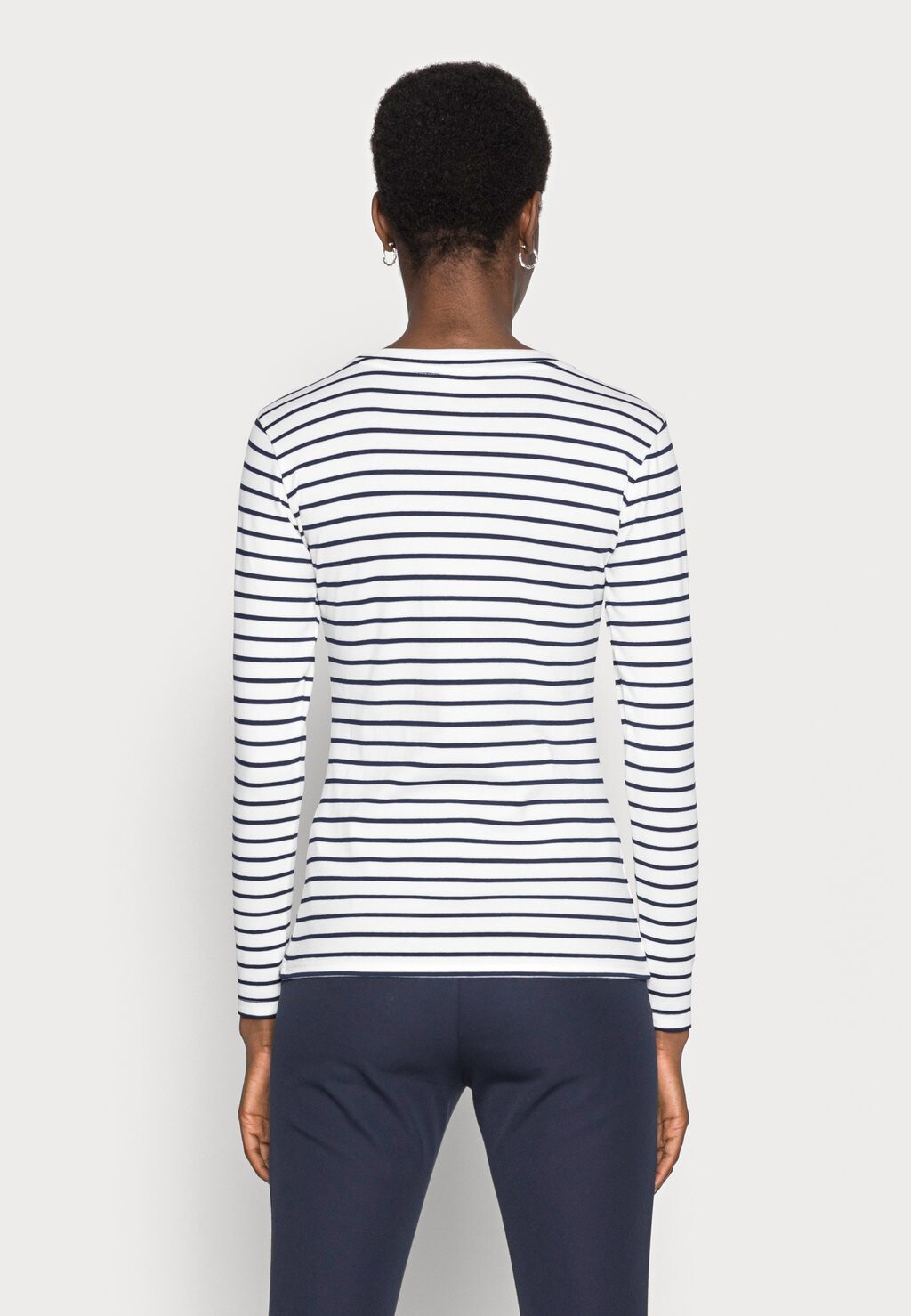 Топ с длинным рукавом Liddy Kaffe, белый
Топ с длинным рукавом Liddy Kaffe, белый