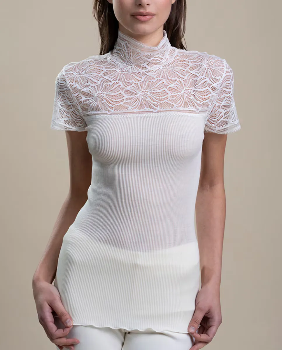 Женская майка с высоким воротником и короткими рукавами с кружевными деталями Vittoria B. Intimo, белый
Женская майка с высоким воротником и короткими рукавами с кружевными деталями Vittoria B. Intimo, белый