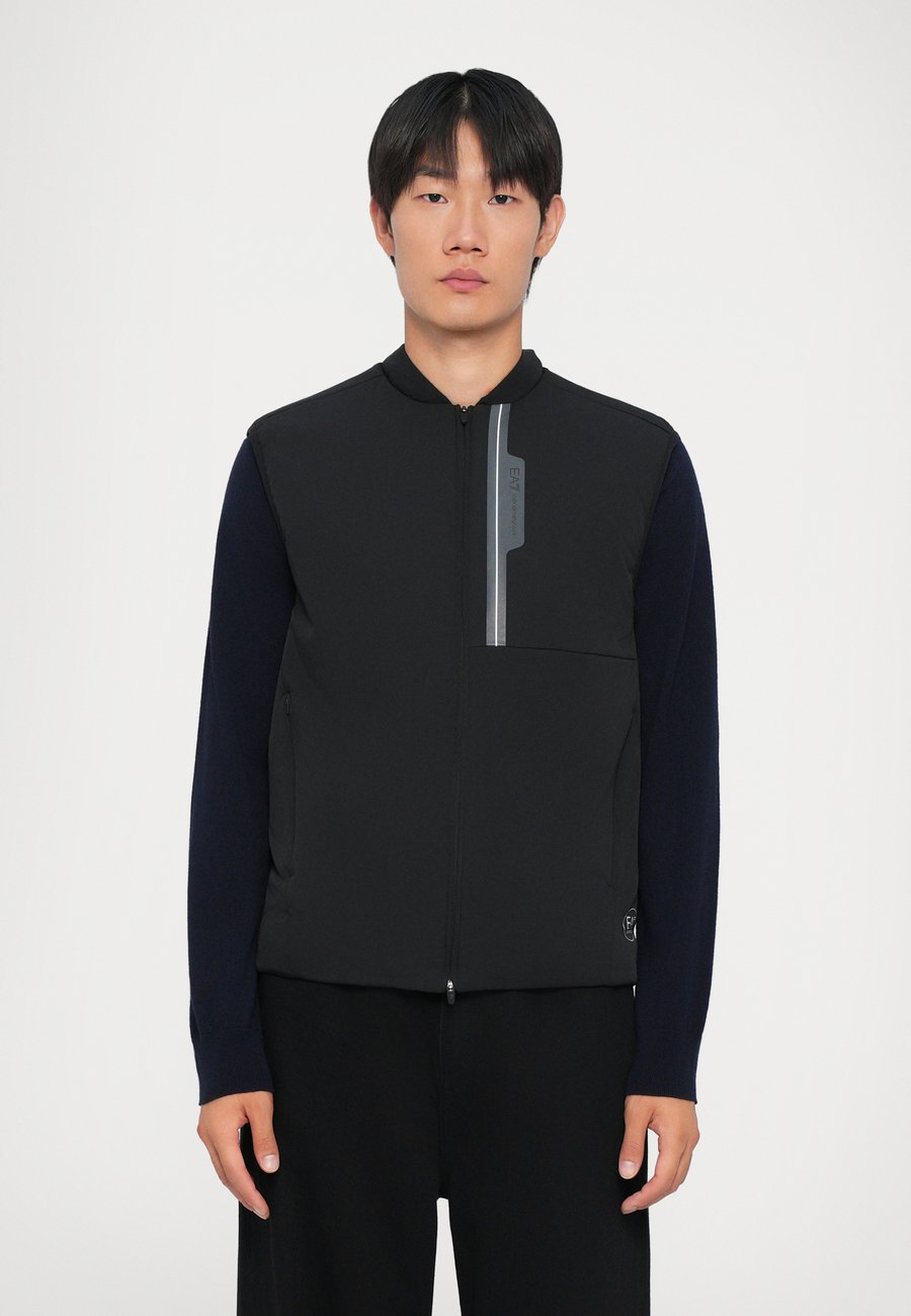 Куртка EA7 Emporio Armani GOLF PRO PADDED, Black
Куртка EA7 Emporio Armani GOLF PRO PADDED, Black
