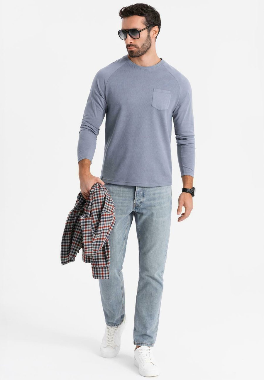 Топ Ombre PACK OF 3, Blue/Grey/Graphite/Blue
Топ Ombre PACK OF 3, Blue/Grey/Graphite/Blue