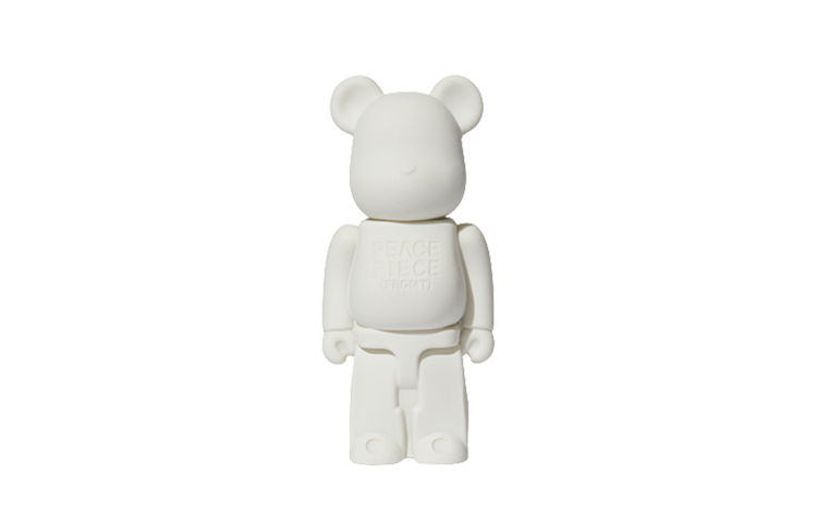 Фрагмент Squeeze Off White BE@RBRICK, 200% белый
Фрагмент Squeeze Off White BE@RBRICK, 200% белый