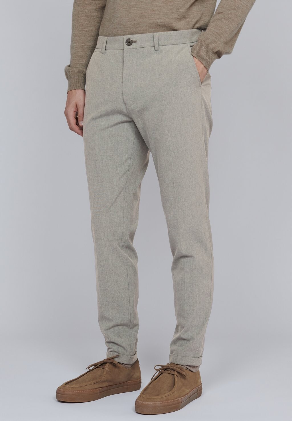 Чинос Liam Matinique, цвет smoked pearl
Чинос Liam Matinique, цвет smoked pearl