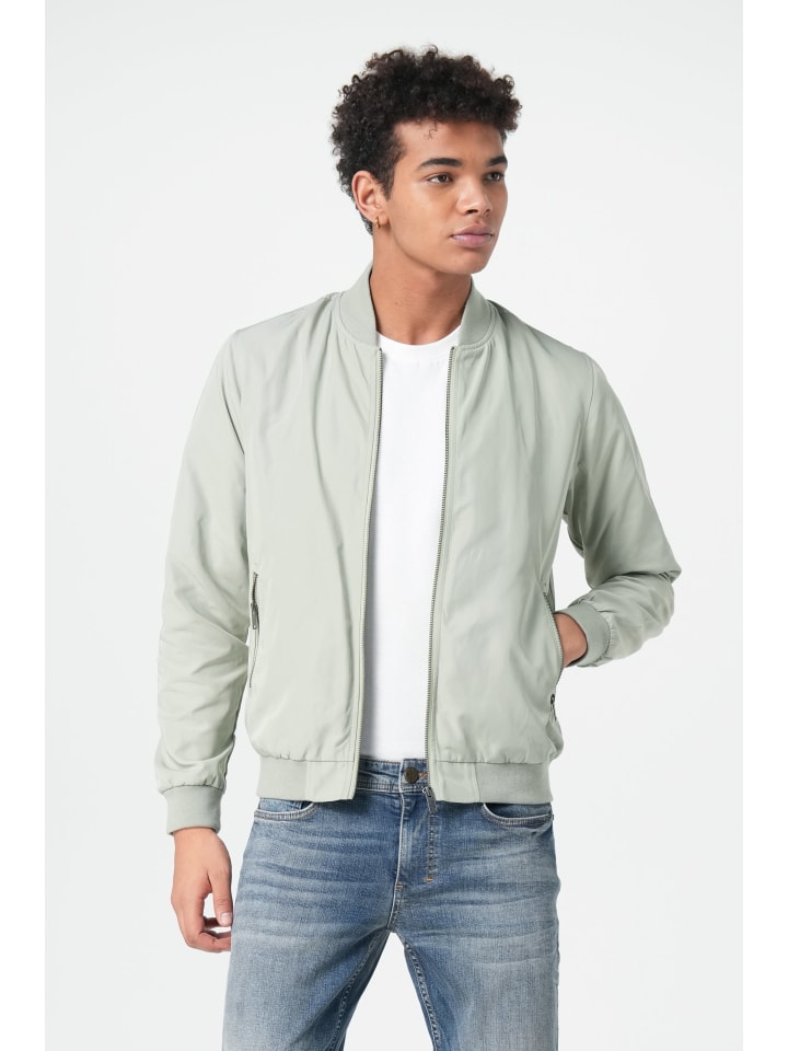 Демисезонная куртка M.O.D
Демисезонная куртка M.O.D