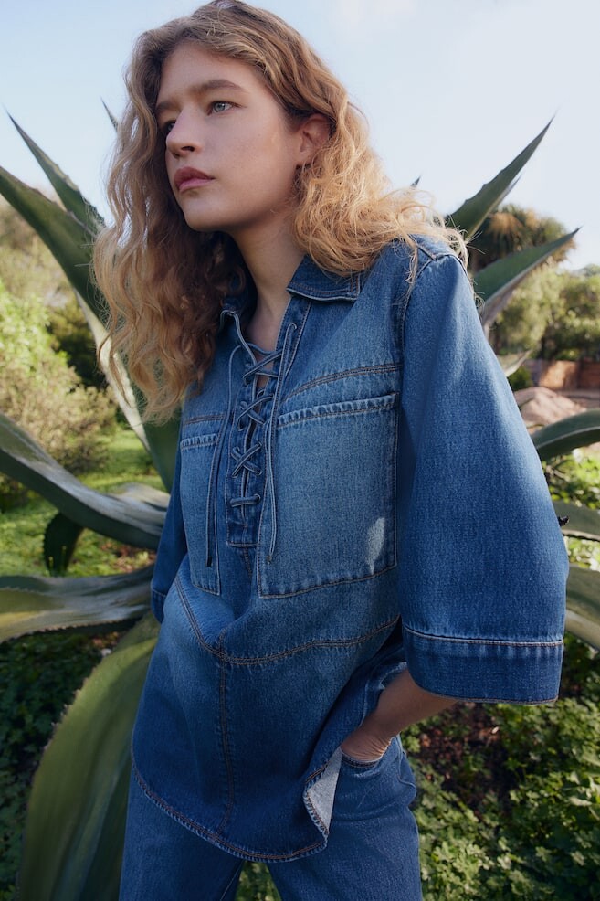 Джинсовая блузка со шнуровкой H&M, синий
Джинсовая блузка со шнуровкой H&M, синий