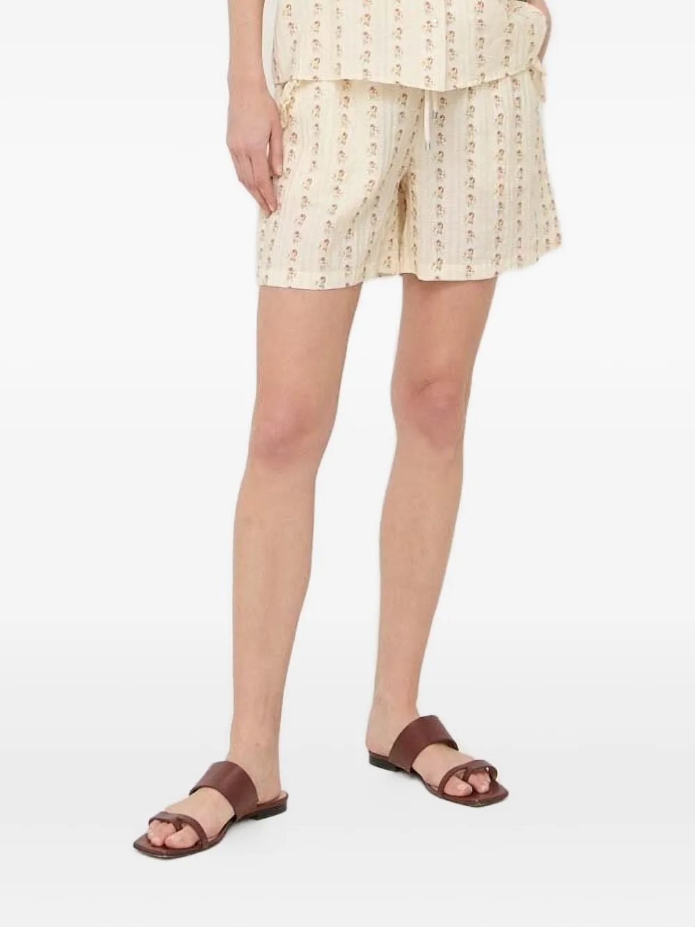 Шорты с цветочным принтом и оборками Notes du Nord, нейтральный
Шорты с цветочным принтом и оборками Notes du Nord, нейтральный