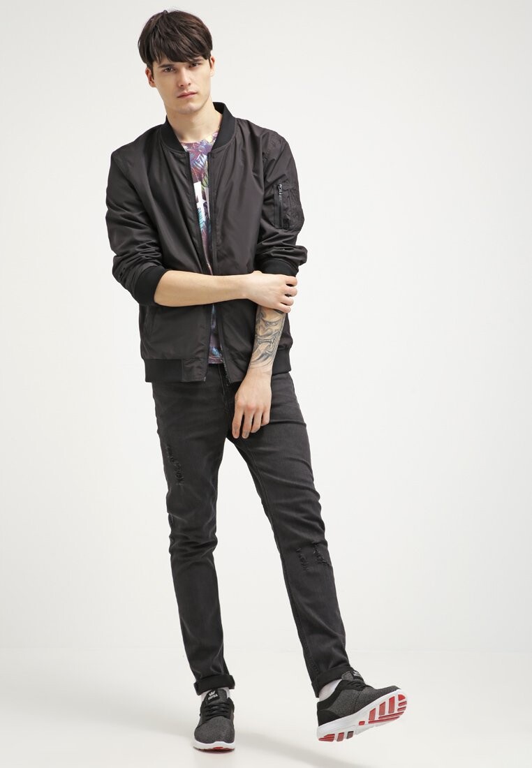 Куртка Urban Classics ЛЕГКАЯ Куртка, черный
Куртка Urban Classics ЛЕГКАЯ Куртка, черный