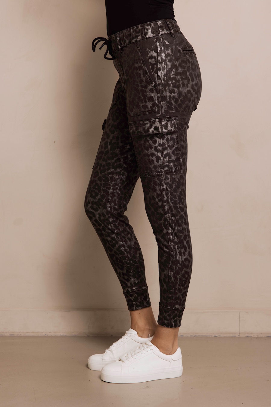 Узкие брюки Zhrill, Mixed Colors
Узкие брюки Zhrill, Mixed Colors