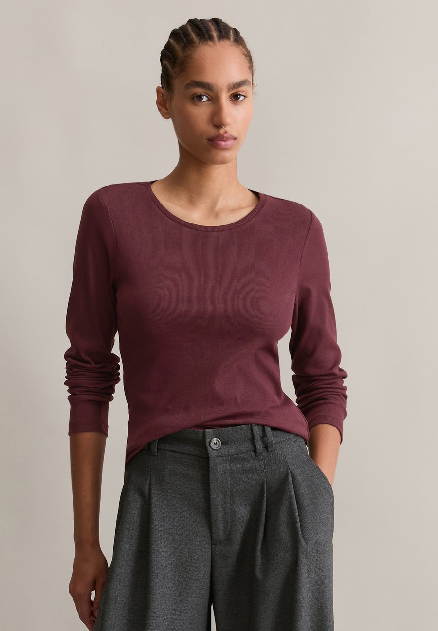 Топ Marc O'Polo DENIM ROUNDNECK, Dark Maroon/Bordeaux
Топ Marc O'Polo DENIM ROUNDNECK, Dark Maroon/Bordeaux