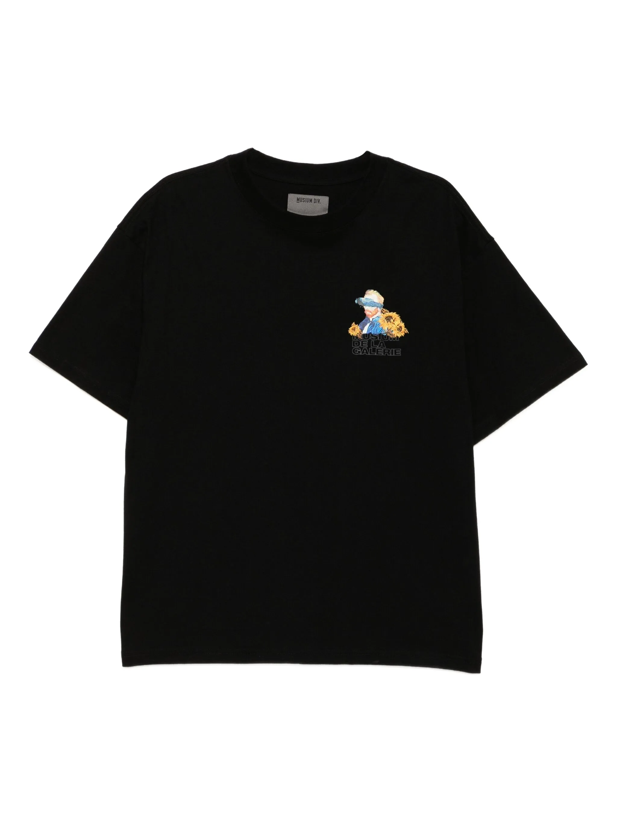 Футболка с вышитым логотипом Musium Div., черный
Футболка с вышитым логотипом Musium Div., черный