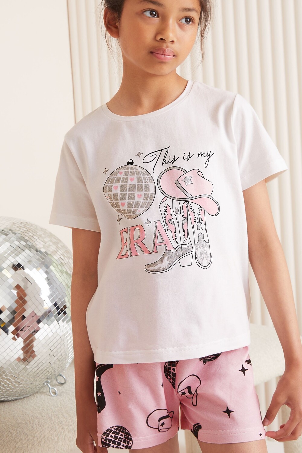 Пижама с трикотажными шортами (5 16 лет) Lipsy, розовый
Пижама с трикотажными шортами (5 16 лет) Lipsy, розовый