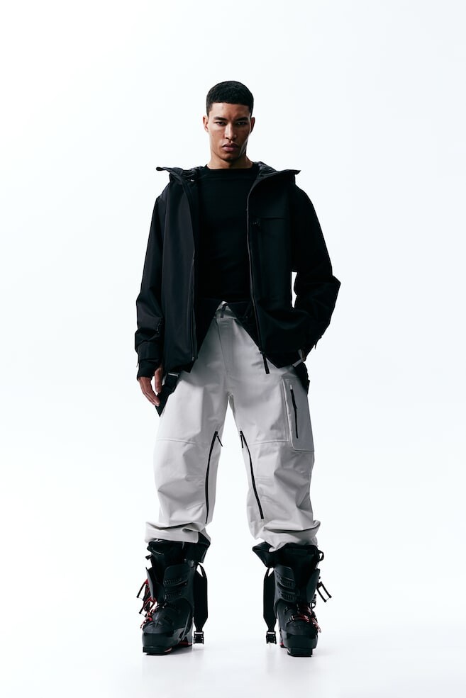 Утепленная лыжная куртка из stormmove стандартной посадки H&M, черный
Утепленная лыжная куртка из stormmove стандартной посадки H&M, черный