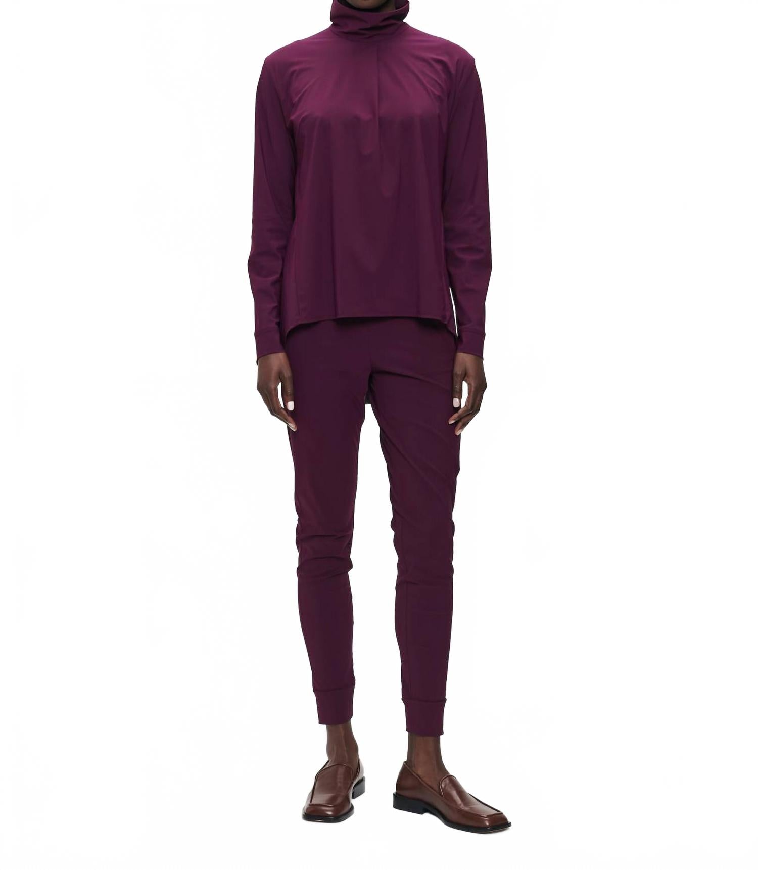 Блузка с драпированным воротником-стойкой вишневого цвета Jane Lushka, Cherry
Блузка с драпированным воротником-стойкой вишневого цвета Jane Lushka, Cherry