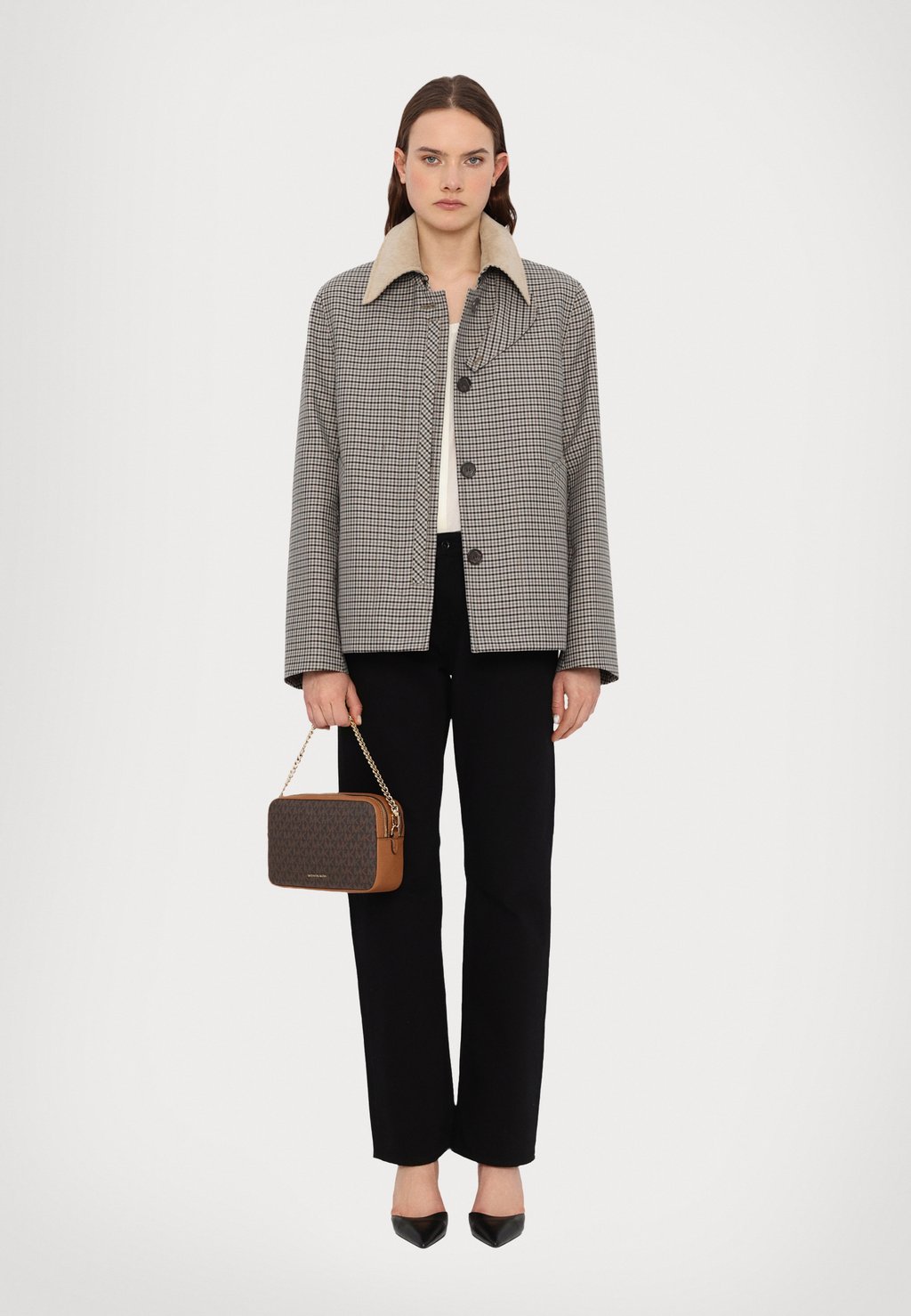 Сумка через плечо BRYANT CAMERA MICHAEL Michael Kors, коричневый
Сумка через плечо BRYANT CAMERA MICHAEL Michael Kors, коричневый