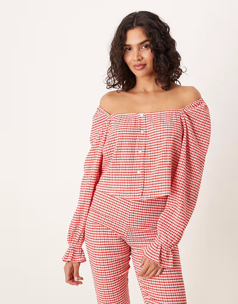 Топ с открытыми плечами в красную клетку Asos Design
Топ с открытыми плечами в красную клетку Asos Design