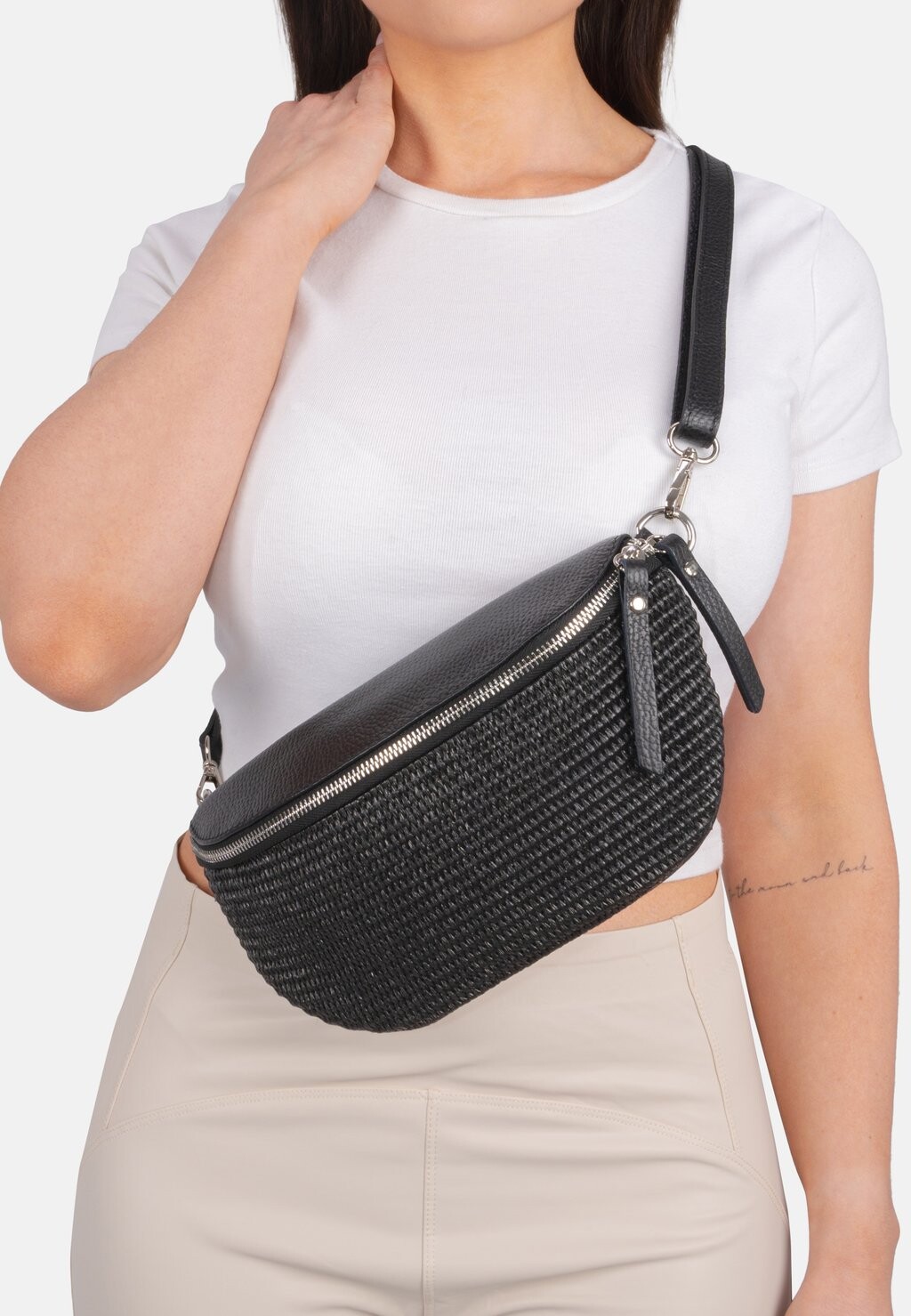 Сумка через плечо JUNA CROSSBODY Seasons of April, черный
Сумка через плечо JUNA CROSSBODY Seasons of April, черный