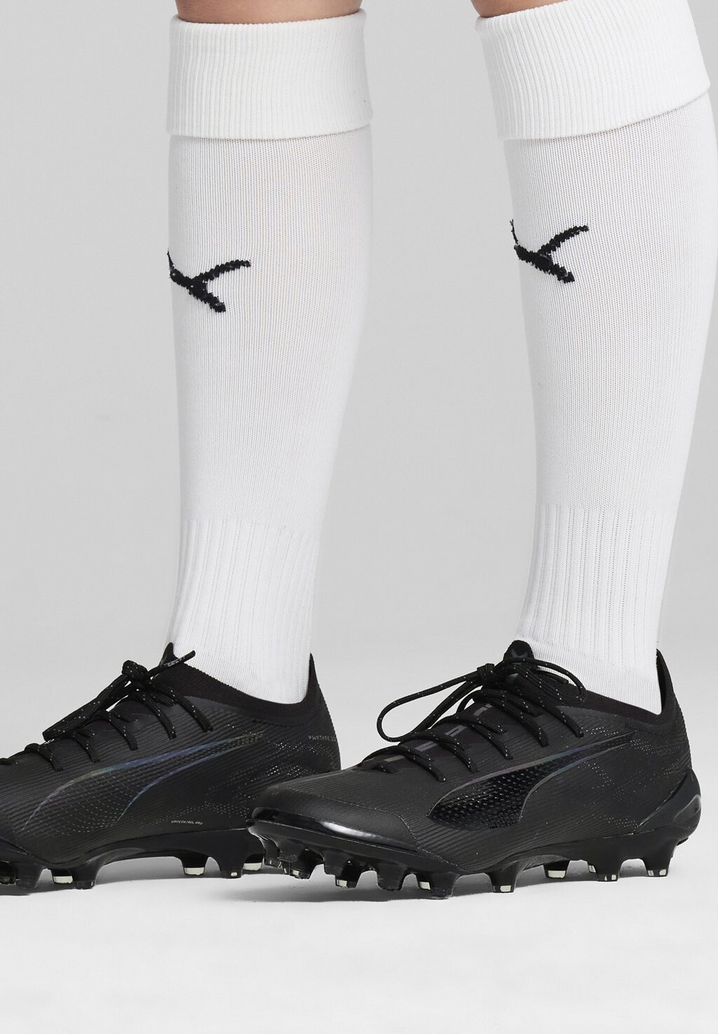 Бутсы ULTRA 5 ULTIMATE AG Puma, черный
Бутсы ULTRA 5 ULTIMATE AG Puma, черный