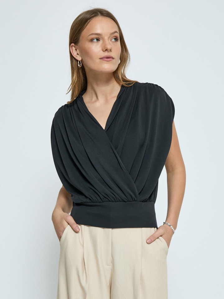 Топ minus, черный
Топ minus, черный