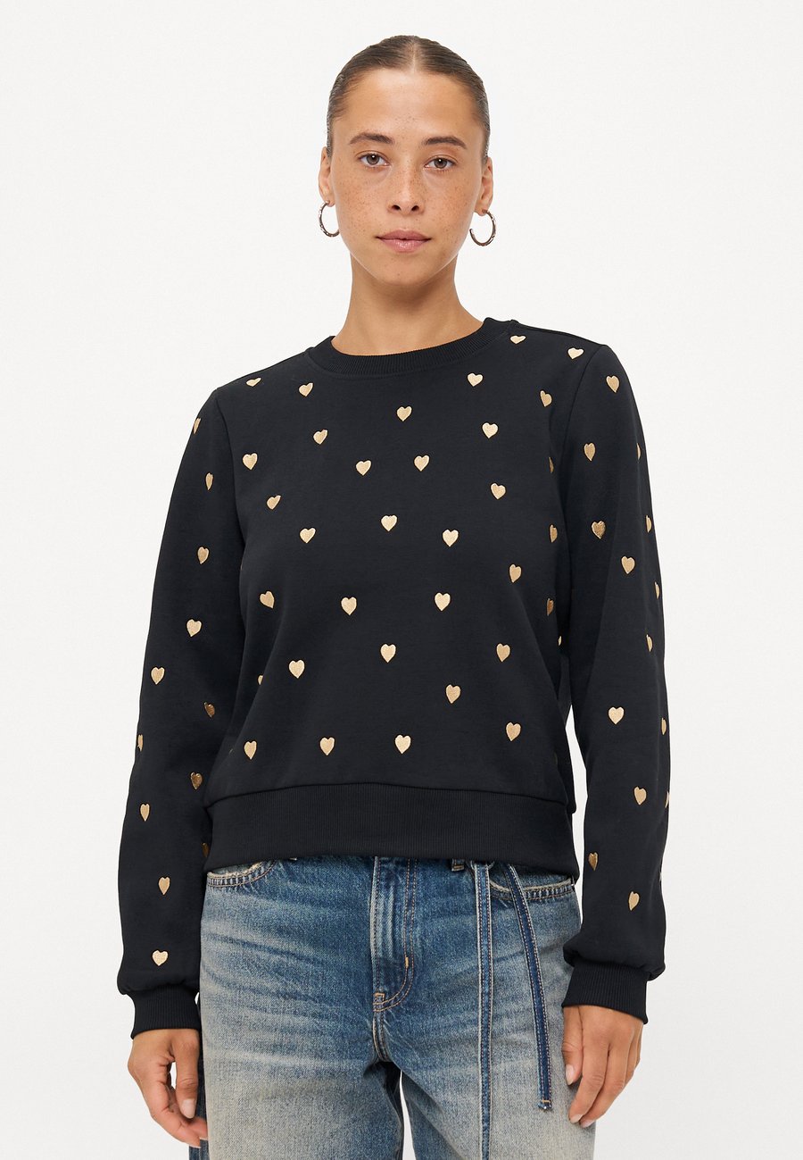 Толстовка ONLY Petite ONLATIKA O NECK GLITTER, Black/Gold-Coloured/Black
Толстовка ONLY Petite ONLATIKA O NECK GLITTER, Black/Gold-Coloured/Black