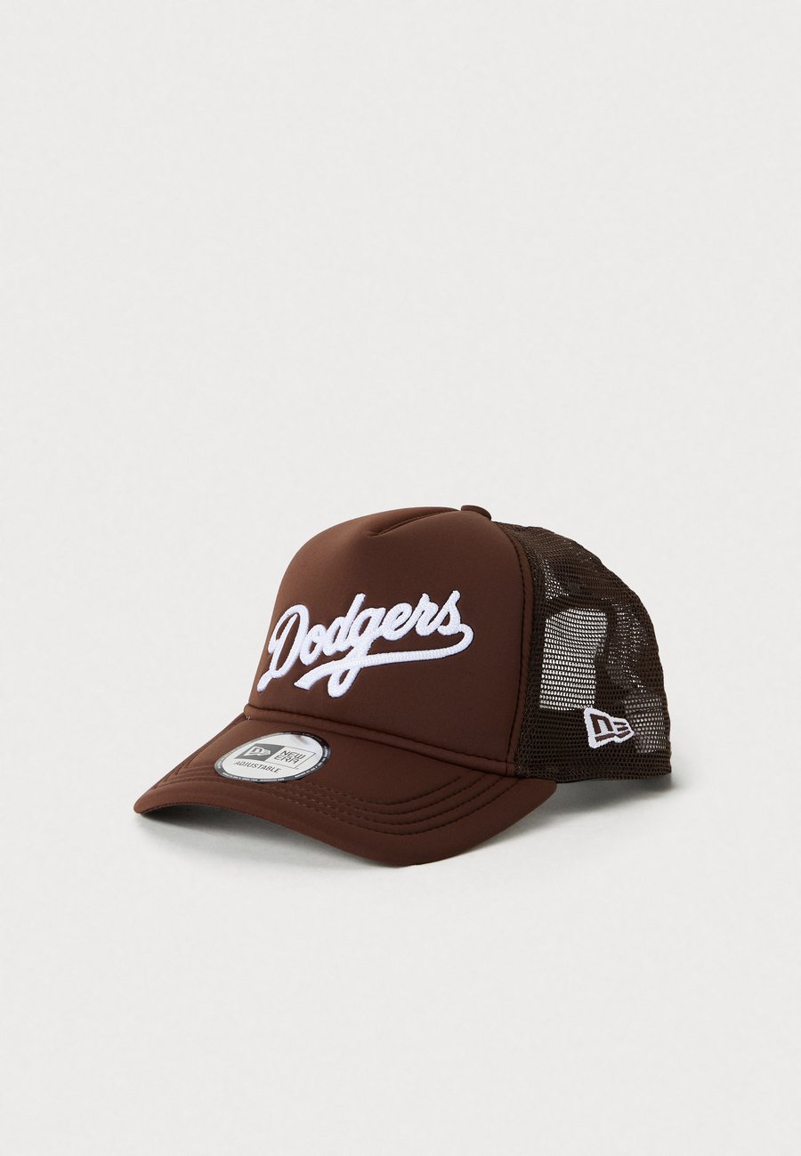 Бейсболка New Era SCRIPT TRUCKER UNISEX, Brown
Бейсболка New Era SCRIPT TRUCKER UNISEX, Brown