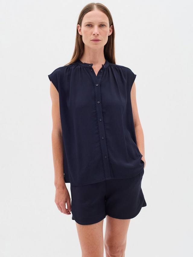 Топ Fallon с короткими рукавами и застежкой на пуговицах InWear, Marine Blue
Топ Fallon с короткими рукавами и застежкой на пуговицах InWear, Marine Blue