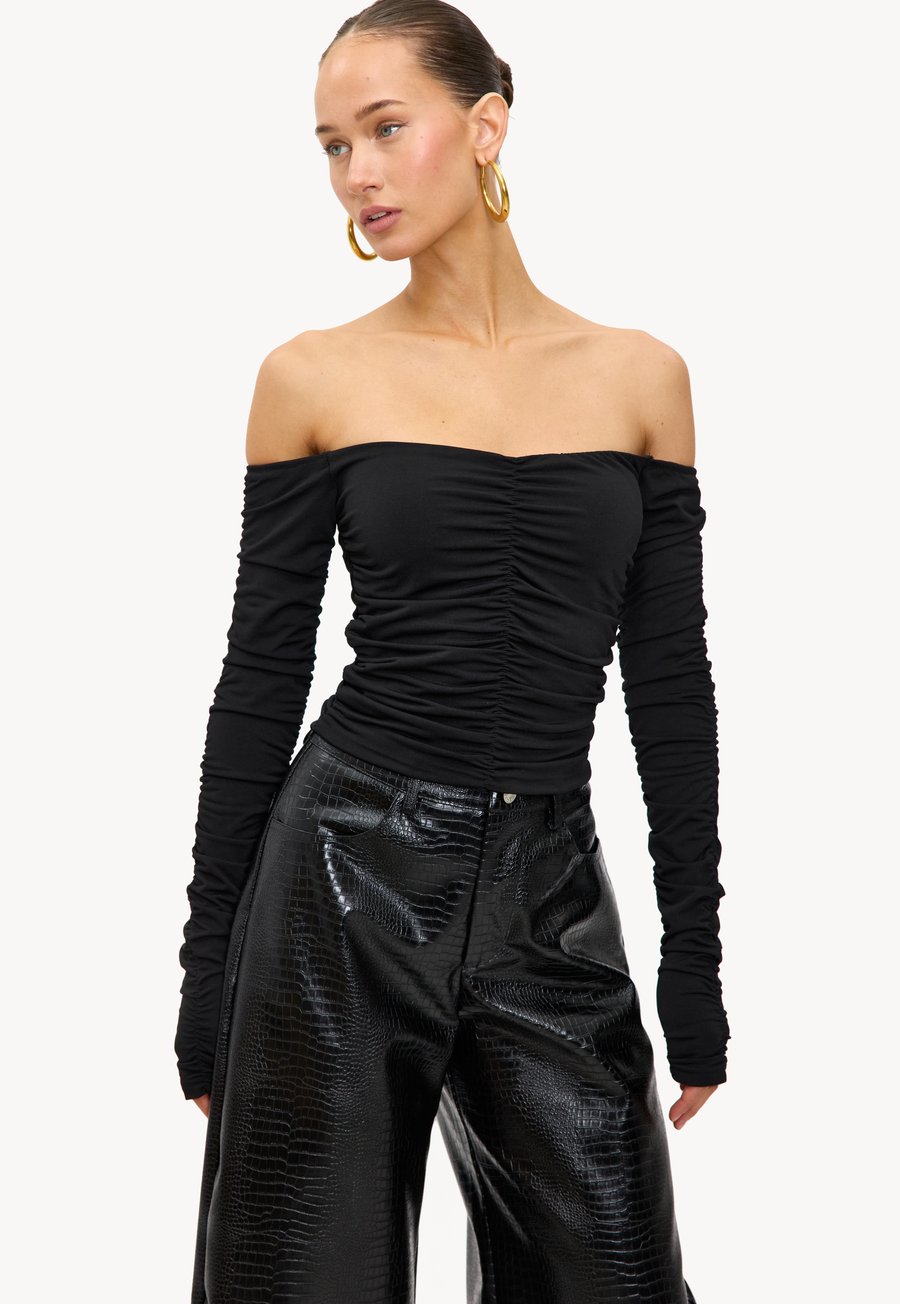Топ LOAVIES Long sleeved top, Solid Black/Black
Топ LOAVIES Long sleeved top, Solid Black/Black