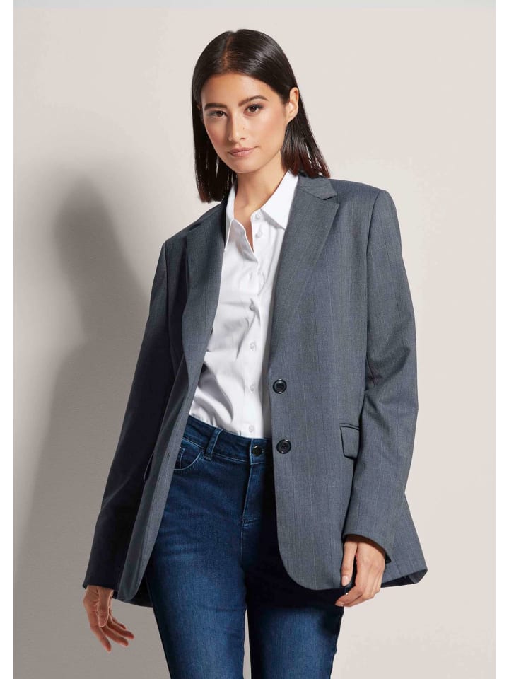 MADELEINE Повседневный длинный блейзер с едва заметным клетчатым узором в сине-графитово-меланжевом цвете
MADELEINE Повседневный длинный блейзер с едва заметным клетчатым узором в сине-графитово-меланжевом цвете