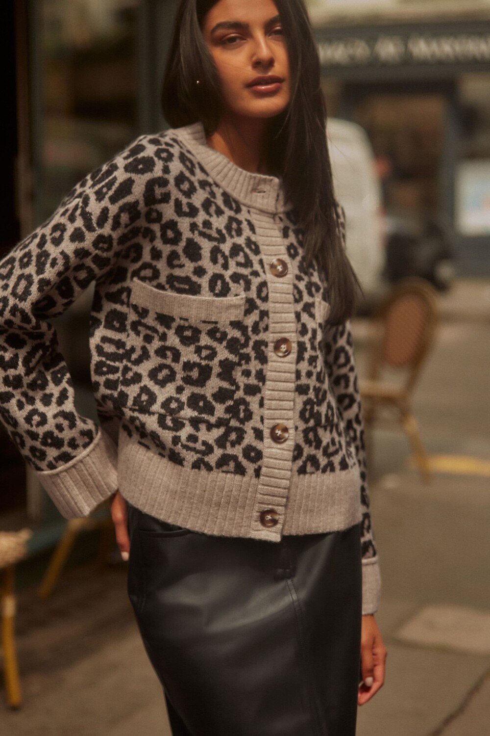 Мягкий на ощупь вязаный кардиган с карманом на пуговицах Next, коричневый
Мягкий на ощупь вязаный кардиган с карманом на пуговицах Next, коричневый