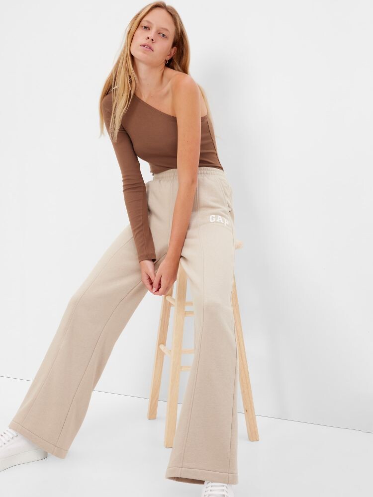 Спортивные штаны с логотипом Gap, серый
Спортивные штаны с логотипом Gap, серый